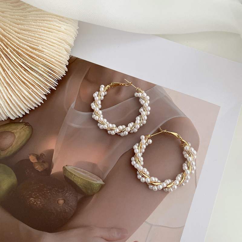 Pearl Round Earrings
