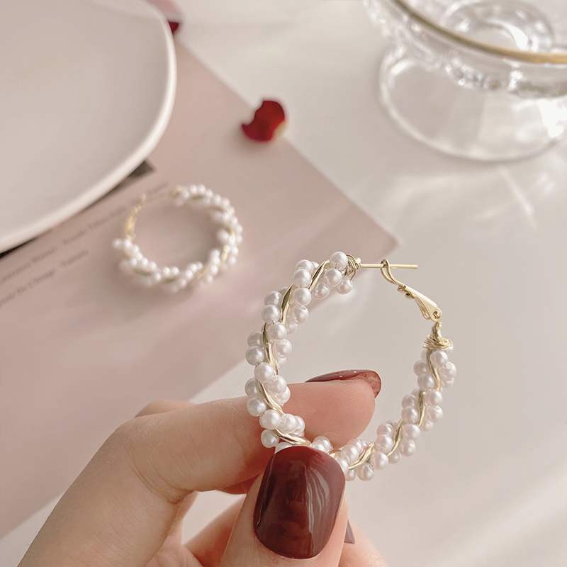 Pearl Round Earrings