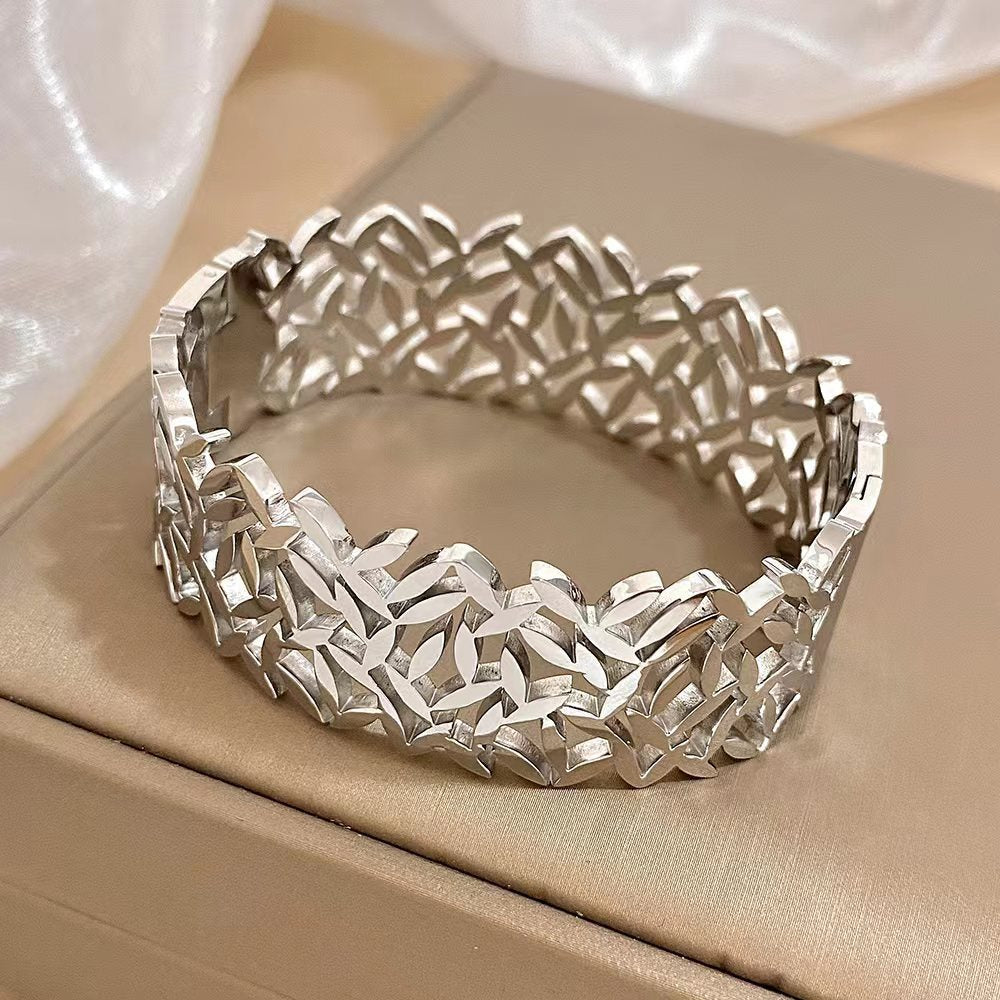 Leaf Design Ring